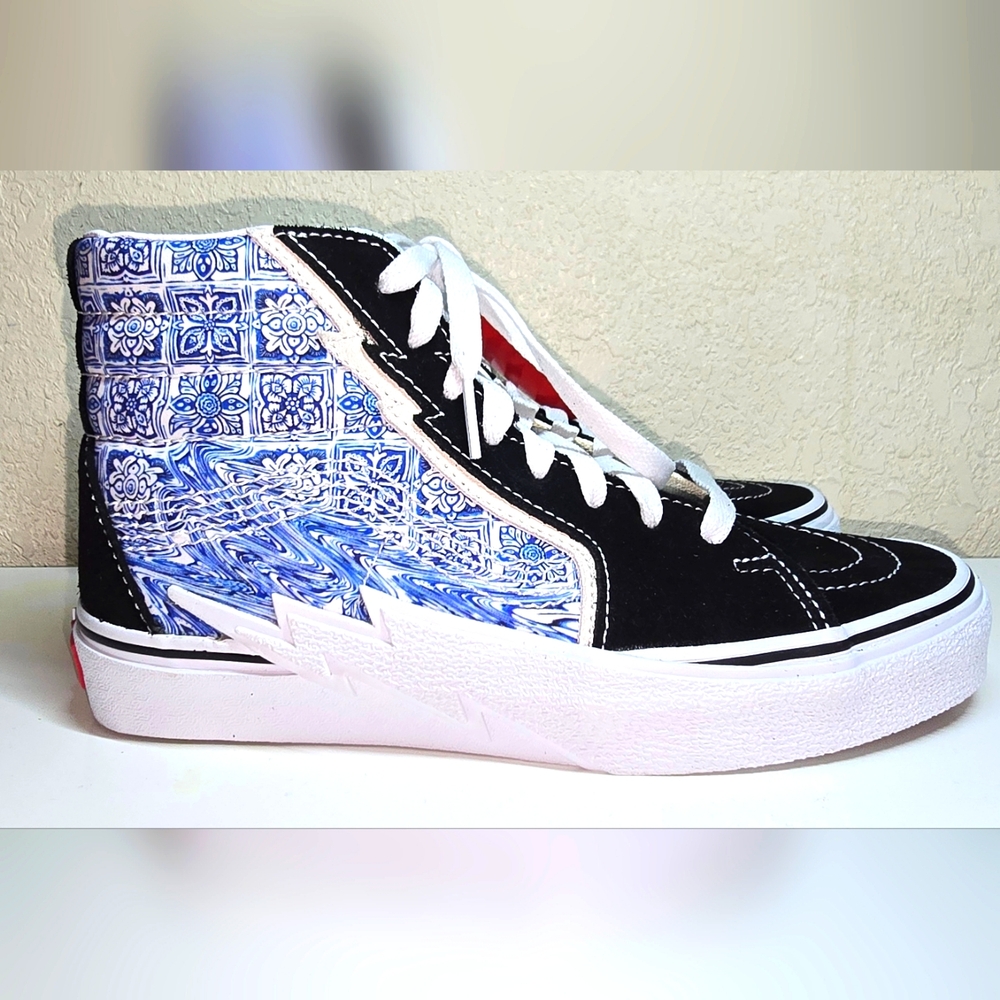 NWT New Vans Sk8-Hi Bolt Liquify Black - Women’s 7